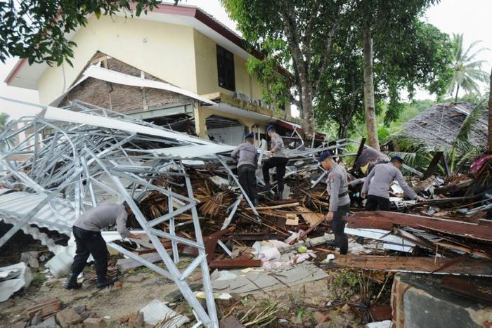 Rescue teams are ramping up a desperate search for survivors after a volcano-triggered tsunami slammed into beaches around Indonesia's Sunda Strait