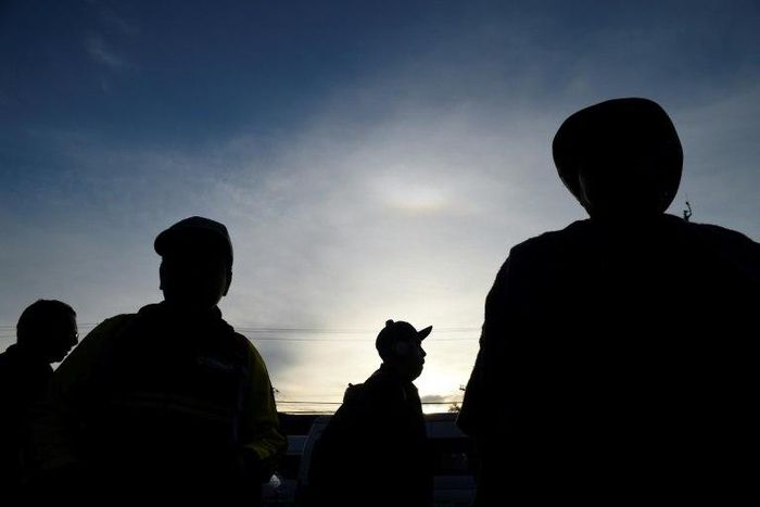 Central American migrants head out from Mexico City on the next leg of their trek to the US border