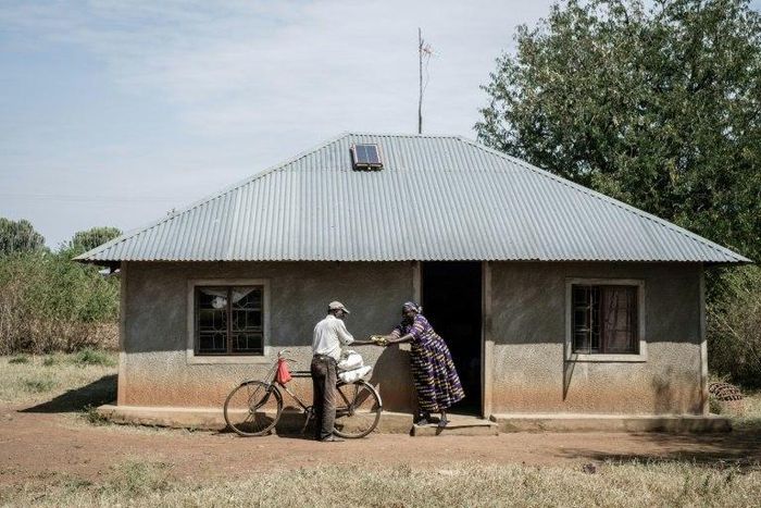 Somes villagers in western Kenya are receiving a universal basic income, an experimental programme by the American NGO Give Directly as a way to reduce poverty