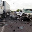 An accident scene reveals a nasty damage for the vehicles involved.