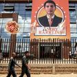 In Antananarivo, the glass headquarters of the Viva TV / FM group carries a huge portrait of its owner, Andry Rajoelina