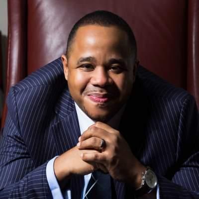 ___9161547___2018___12___3___12___Sam-Onyemelukwe-social+media+week