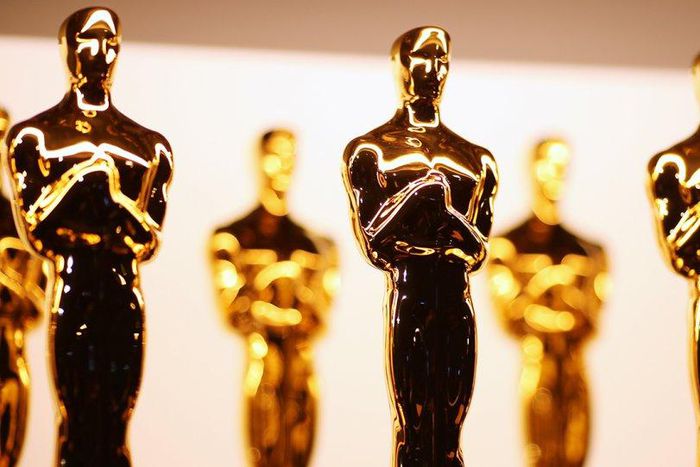 oscar statuettes