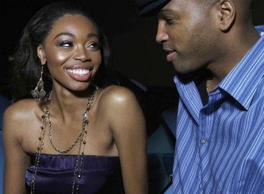 ___9022762___2018___10___25___12___black-couple-flirting