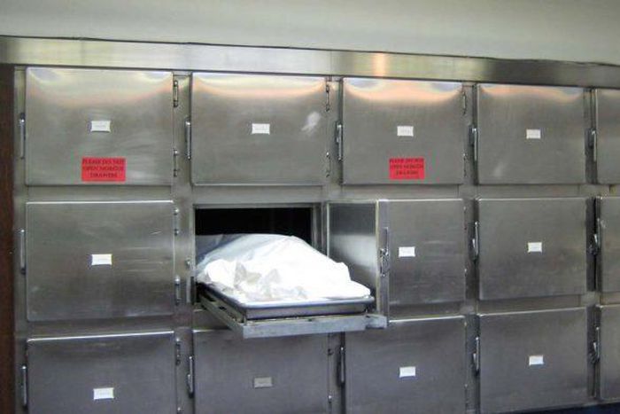 Mortuary attendants steal dead woman's wrists and heart