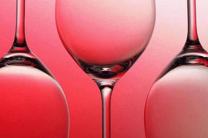 ___9181831___2018___12___9___9___wine-glasses-royalty-free-image-1072019052-1543530915