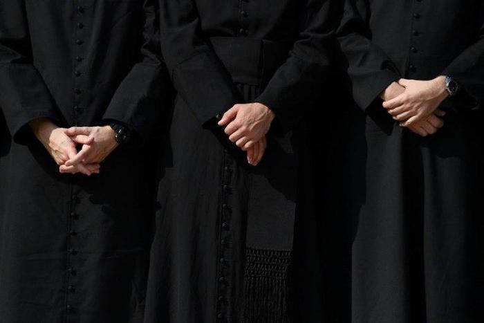 "Sometimes one hospital priest is worth more than 20 doctors", said Croatian Health Minister Milan Kujundzic
