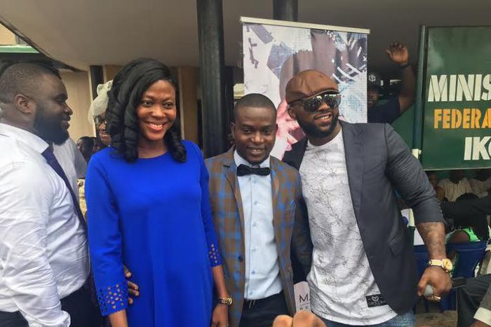 Iyanya delights Newlyweds with Surprise Performance at Ikoyi Registry