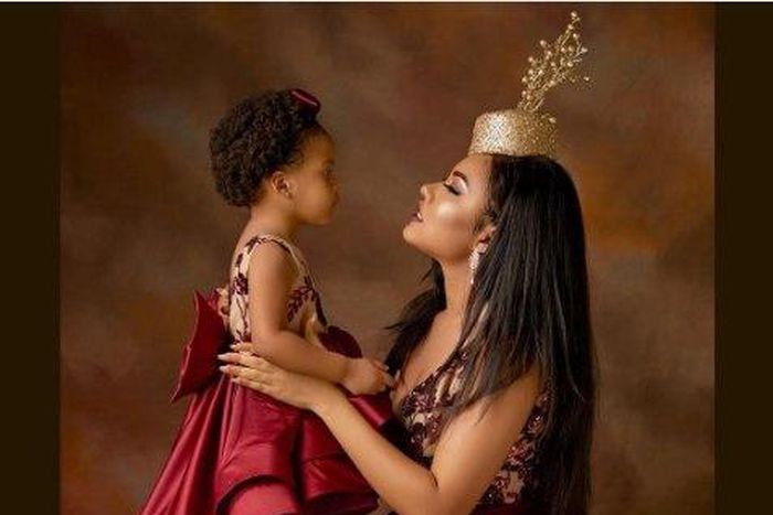 Anna Banner, daughter in new photo