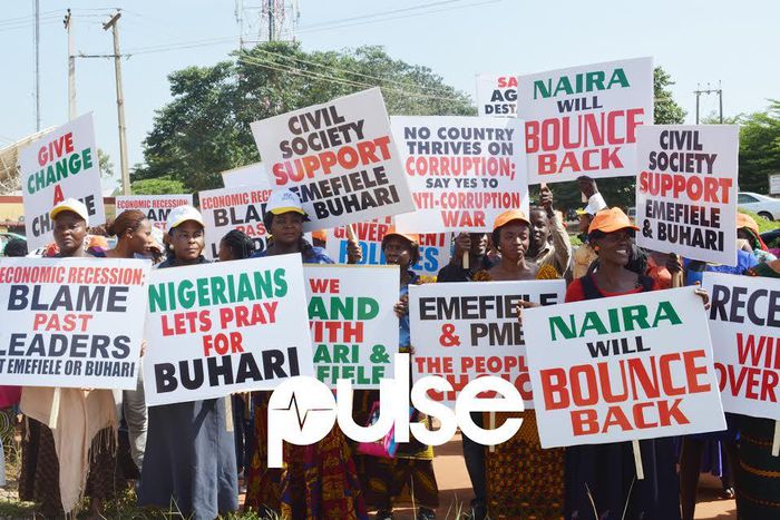 500 Protesters declare for Buhari, Emefiele, others [PHOTOS]