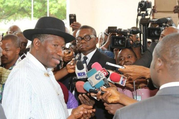 Jonathan faces a battery of reporters as PDP seeks for its soul