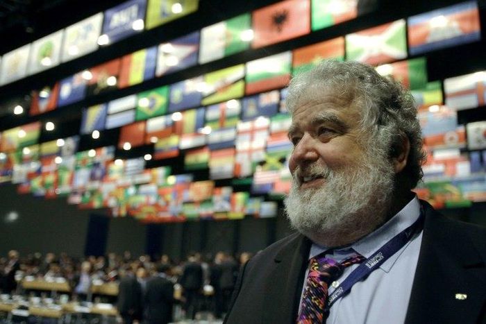 Chuck Blazer, a pivotal figure in the corruption scandal which convulsed FIFA in 2015, has died after battling lung cancer