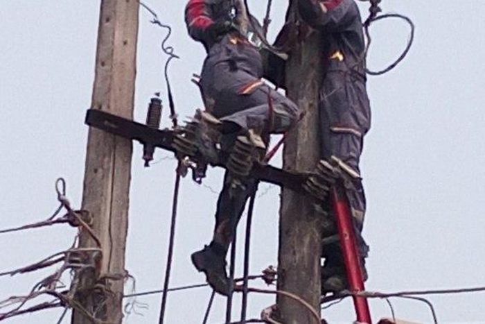 PHCN staff electrocuted while cutting down colleague's dead body
