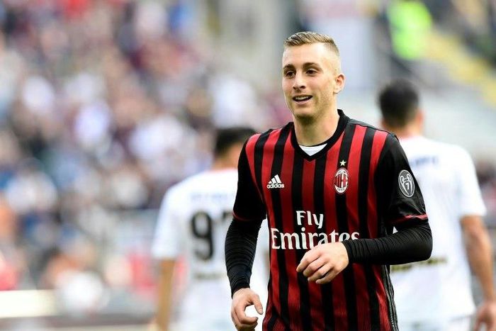AC Milan's Spanish forward Gerard Deulofeu is seen after scoring during the Italian Serie A football match against Palermo April 9, 2017