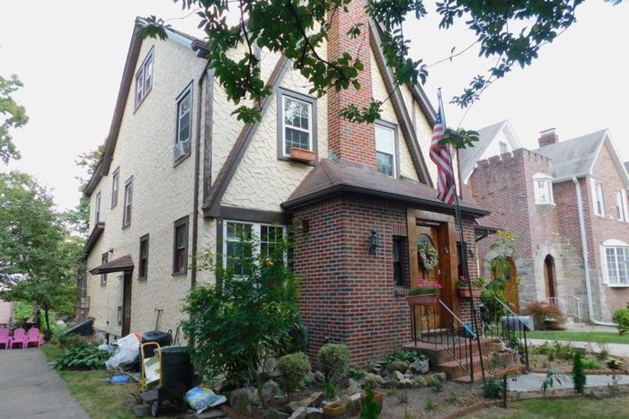 Donald Trump's childhood home