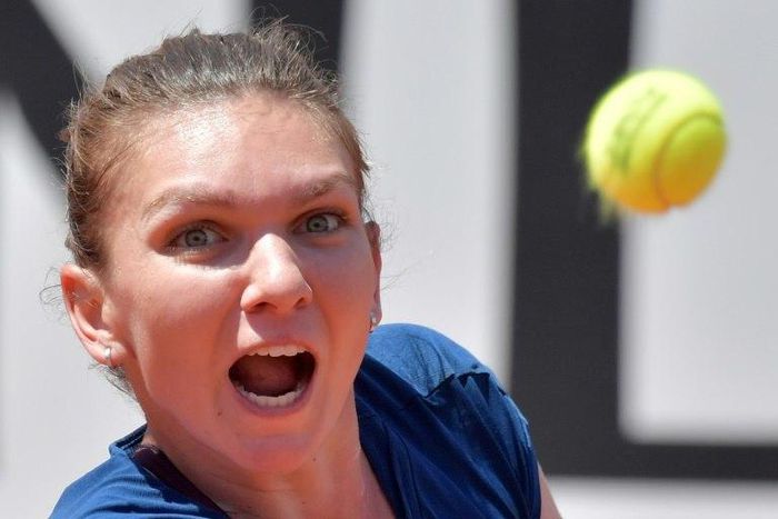 Simona Halep in action in the final of the 2017 Italian Open
