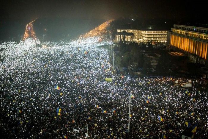 Weeks of protest against the Romanian government's efforts to water down anti-corruption laws culminated in a massive crowds nationwide on February 5 of about a half million lights of their mobile phones as they protest against the Romanian government'...