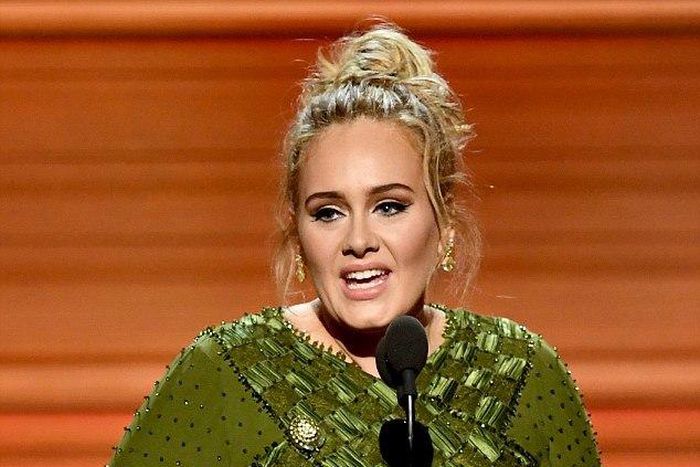 Adele confirms that Simon Konecki is her husband