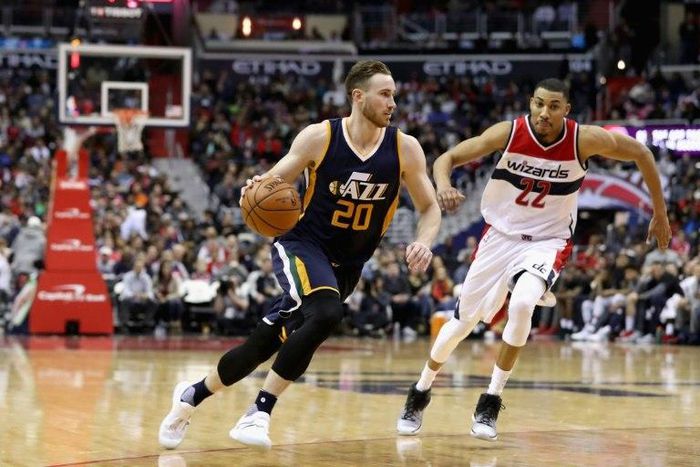 Gordon Hayward scores 30 points as the Utah Jazz beat the Washington Wizards 102-92
