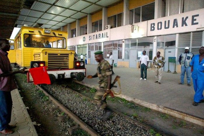 The unelectrified single-line track to Ivory Coast traces its origins back to the late 19th century, when France was looking for ways to link the colonised Sahel to its trading posts on the Atlantic