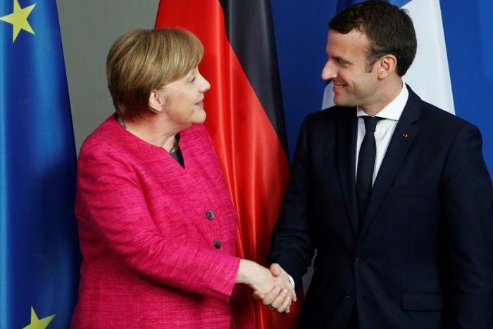 German Chancellor Angela Merkel (L) and French President Emmanuel Macron in Berlin on May 15, 2017