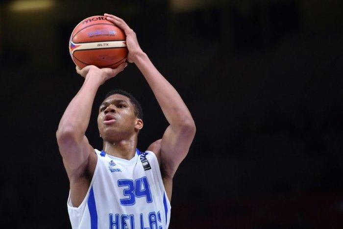 Giannis Antetokounmpo announced in a post on Facebook that he had a knee injury that would prevent him from playing for Greece in the Eurobasket tournament