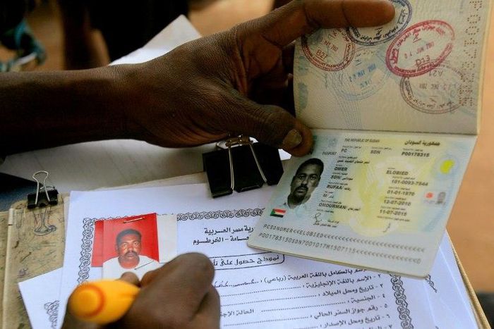 While Egyptians went visa-free under a deal signed between the two countries in 2004, Sudanese nationals had to obtain visas for entering Egypt