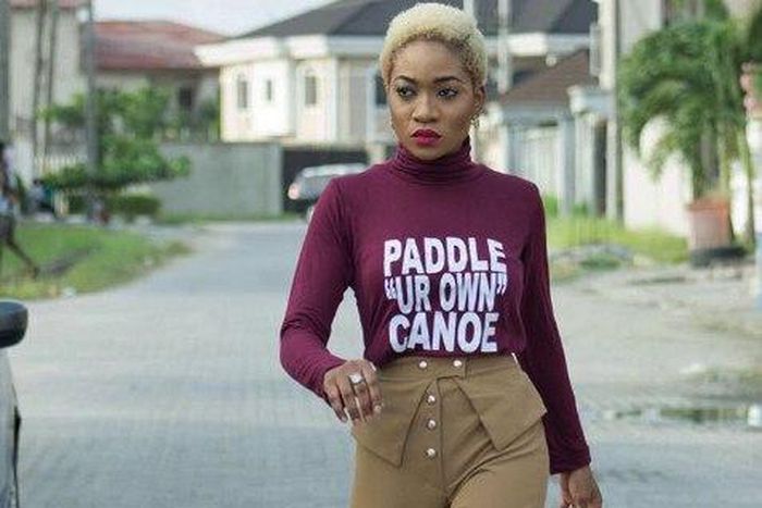 Jennifer Oseh in Emmy Kasbit