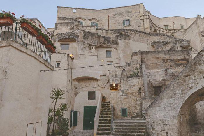 Hotel in stone walls
