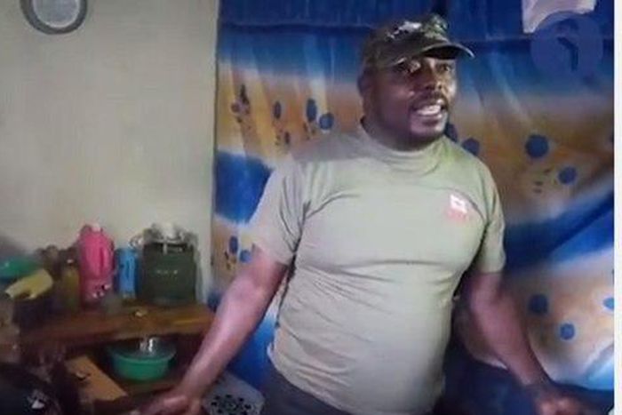 The sex crazy Pastor Timothy Wanyoike with his sister-in-law in the background