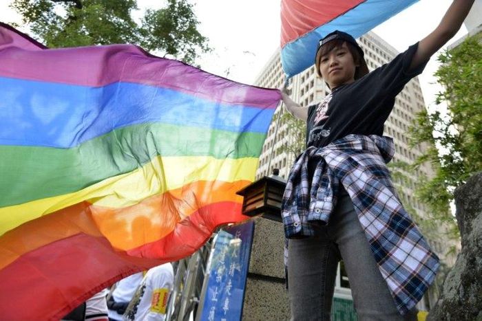 A top Taiwan court has ruled in favour of gay marriage, a landmark decision that paves the way for the island to become the first place in Asia to legalise same sex unions