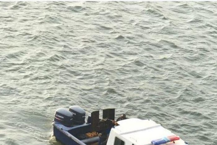 LASEMA, divers launch search for man who jumped into lagoon