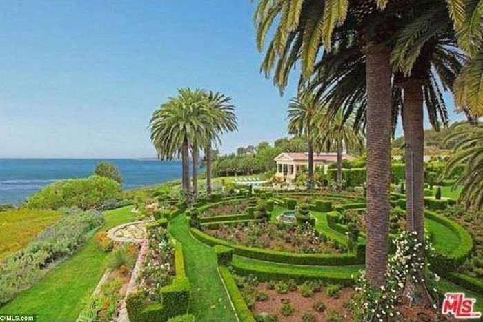 See Beyonce's Malibu mansion