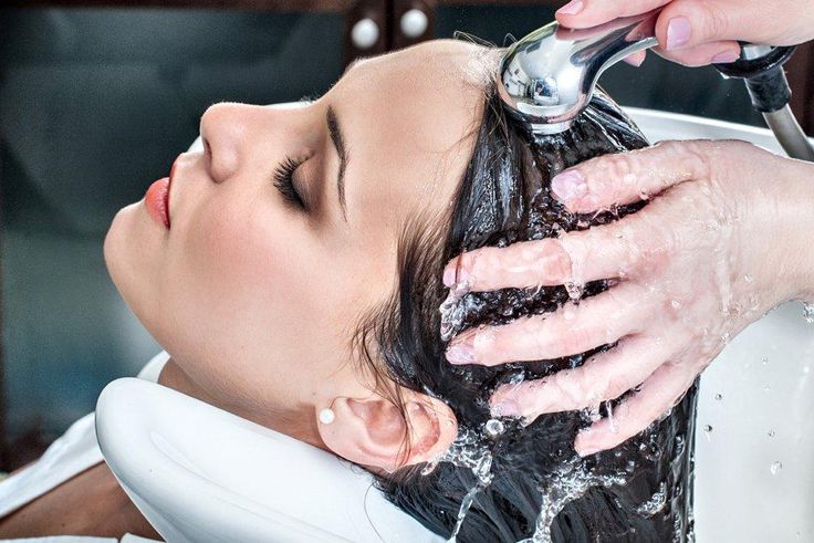 Hairdresser Gives Depressed Client Makeover