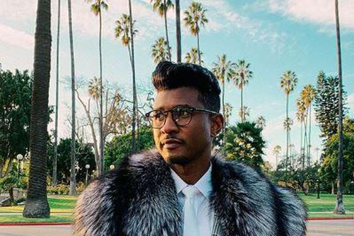 Usher Raymond has a new look and we not really sure what we feel about it