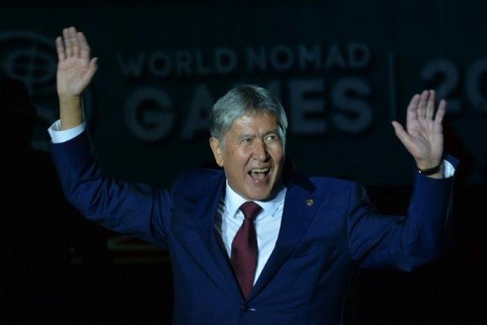 Kyrgyz President Almazbek Atambayev's Social Democratic Party left the four-party ruling coalition after its other members did not back constitutional reforms