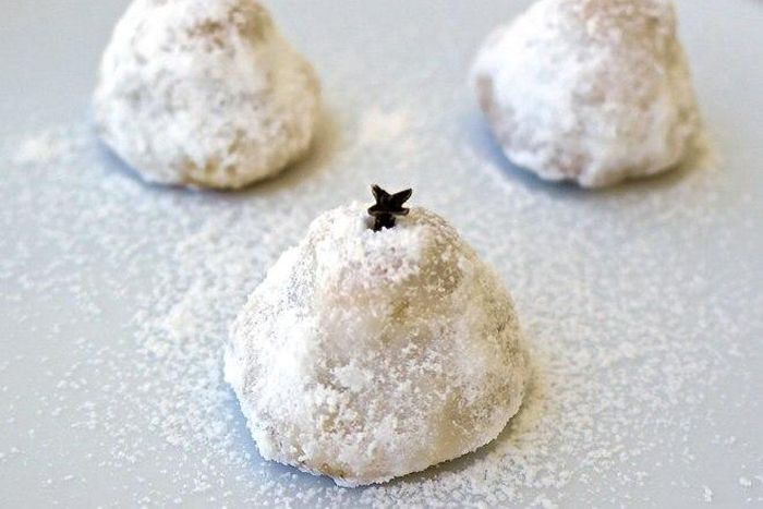 Greek almond sweets (Amygthalota)