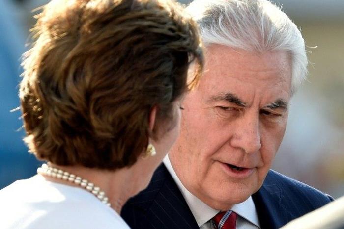 US Secretary of State Rex Tillerson (R) is set to meet with Mexican President Enrique Pena Nieto to smooth over tensions