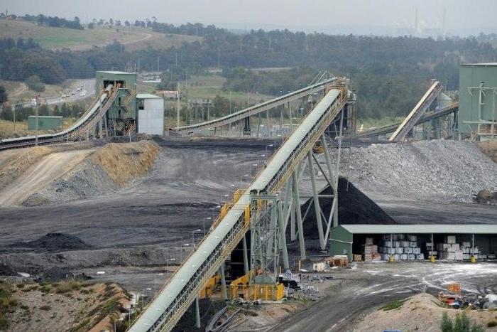 Swiss commodities giant Glencore has returned with an improved offer of US$2.675 billion for Rio Tinto's Australian coal assets, hoping to pip Yanzhou Coal