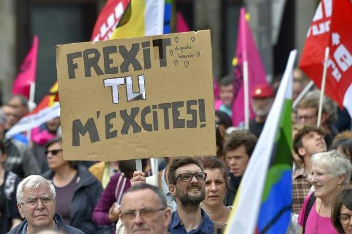 Far-right candidate Marine Le Pen has promised to hold a referendum on "Frexit", a French withdrawal from the EU, if she wins