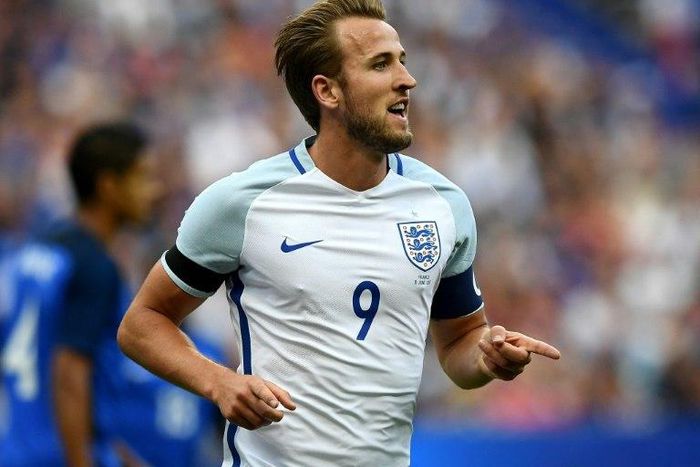 Harry Kane's late penalty helped Tottenham Hotspur start their pre-season preparations in emphatic fashion as French champions Paris St Germain imploded in Orlando