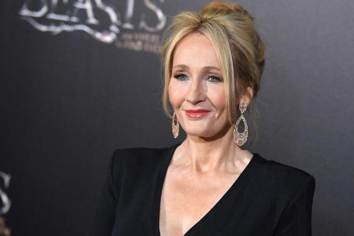 Author J.K. Rowling has apologised after suggesting in a tweet that US President Donald Trump appeared to ignore a disabled boy