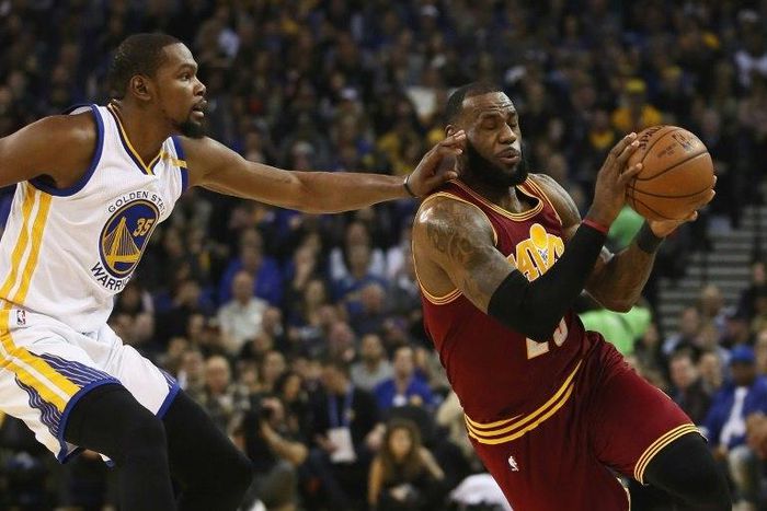 LeBron James (right) of the Cleveland Cavaliers will go head to head against Kevin Durant of the Golden State Warriors in the NBA Finals
