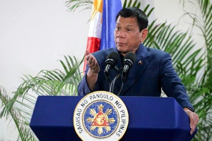 Philippine President Rodrigo Duterte said Saturday he would not sever his nation's alliance with the United States, clarifying his announcement that he plans to "separate"