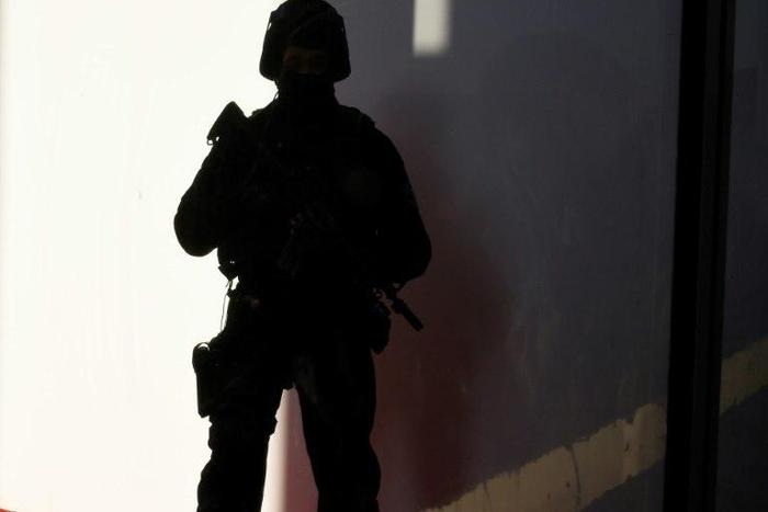 An ambush by motorcycle-mounted gunmen occurred on a police checkpoint
