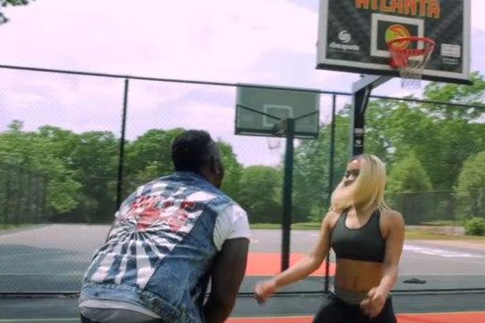 OmoAkin - Party Like 1999