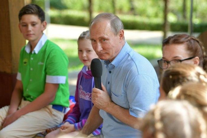 Russian President Vladimir Putin visits the Artek international children centre in Gurzuf, some 15 kms outside Yalta, Crimea, June 24, 2017