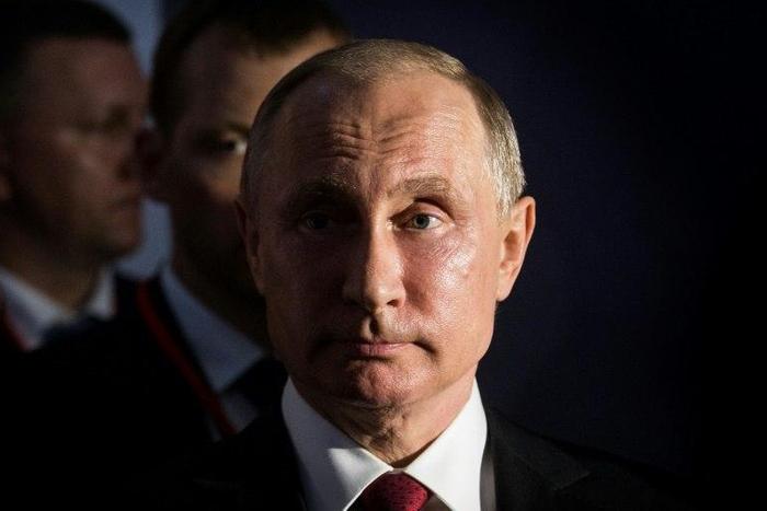 Russian President Vladimir Putin is a bigger threat to world security than the so-called Islamic State group, according to veteran US Senator John McCain who also admits Donald Trump makes him "nervous"