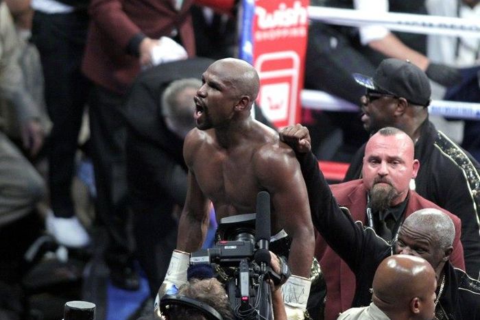 Mayweather heads into retirement with a record 50th straight victory