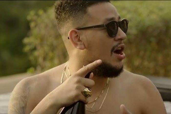 ___6161101___https:______static.pulse.com.gh___webservice___escenic___binary___6161101___2017___2___3___10___AKA+-+The+world+is+yours